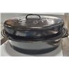 Image 3 : NEW 18LBS CARBON STEEL ENAMELED ROASTER W/ LID