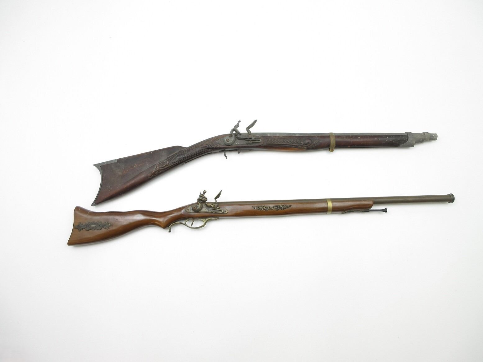 REPRODUCTION DISPLAY FLINT LOCK RIFLES LOT