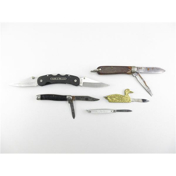 ASSORTED FOLDING KNIVES LOT