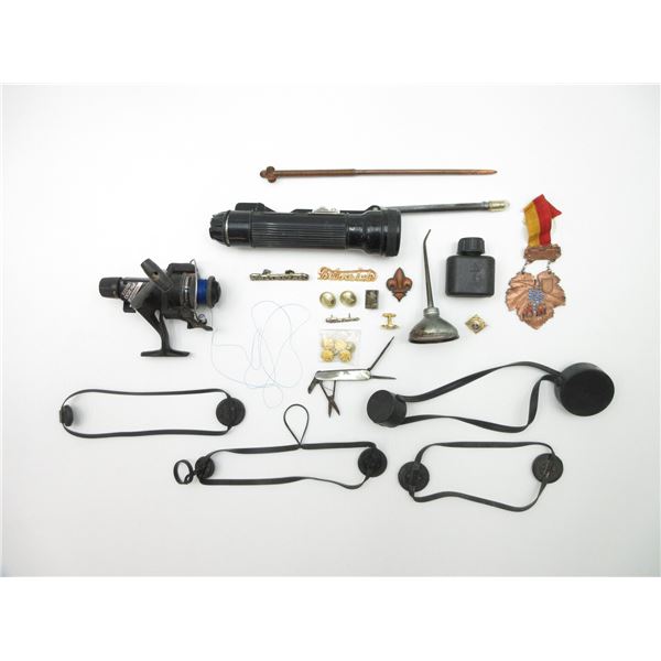 FISHING ROD REEL, FLASHLIGHT, ASSORTED BUTTONS, PINS, ETC. LOT