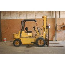 CAT V80D FORKLIFT, 8000 2 STAGE MAST W/ SIDE SHIFT, DIESEL, PNEUMATIC, SN/41X01100