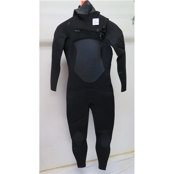Womens Axis Hooded Fullsuit Wetsuit 5/4mm, Black, Size 8
