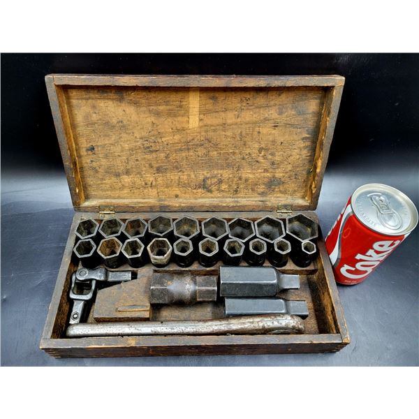 Vintage Socket Wrench Set