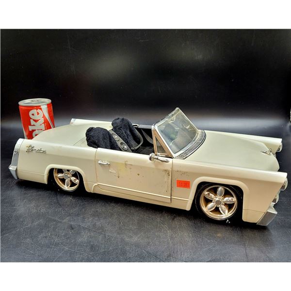 Vintage Bratz Convertible Car