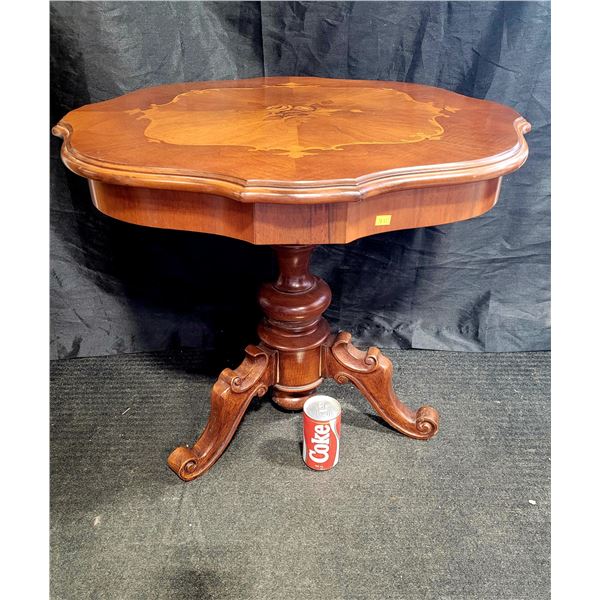 Vintage Italian Marquetry Inlaid Burr Walnut and Hardwood Side Table
