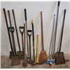 Image 1 : Gardening Tool Lot