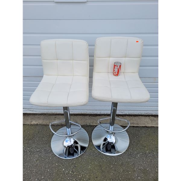 Adjustable Height Swivel Bar Stools