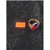 Image 1 : Gold Ring with Blue and Red Accent (3.69 grams)