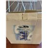 Image 2 : Clothing hangers and racks