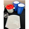 Image 2 : Kitchen storage lot