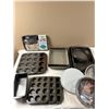Image 1 : Assorted baking ware