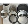 Image 4 : Assorted baking ware