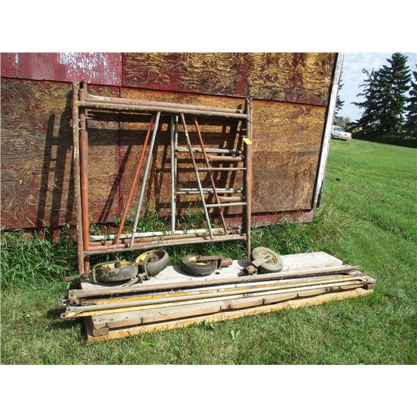 (4) Scaffolds w/(7) Bars and (4) Wheels