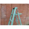 Image 2 : 6Ft Wooden Step Ladder