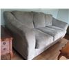 Image 3 : Grey Sofa - 84"