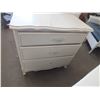 Image 2 : 2 Small Dressers