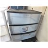 Image 1 : 3 Rubbermaid Storage Containers