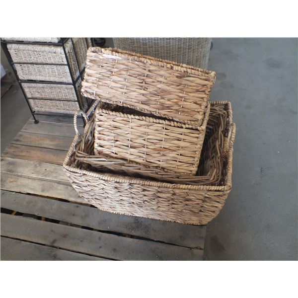 5 Wicker Baskets