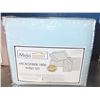 Image 1 : Baby Blue King Sized Bed Sheets