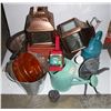 Image 1 : LOT OF ASSORTED GARDEN ITEMS, PLANTERS, WATERERING CANS,