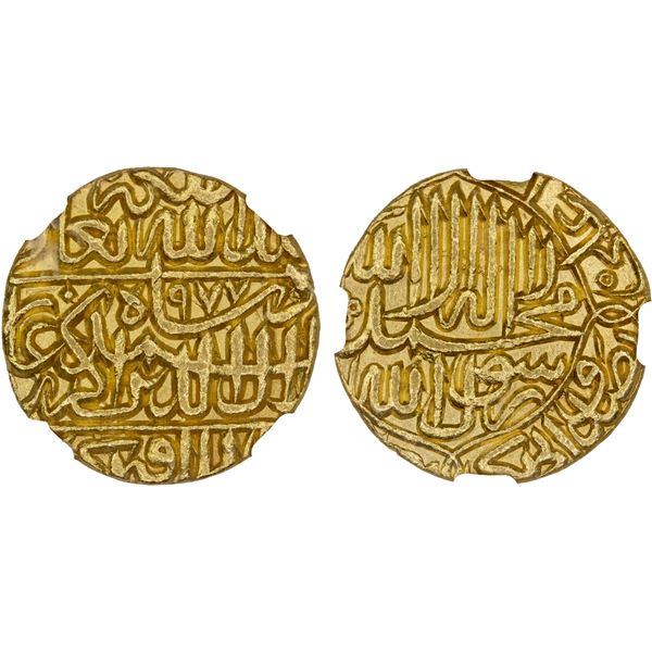 MUGHAL: Akbar I, 1556-1605, AV mohur, Agra, AH977, NGC AU58