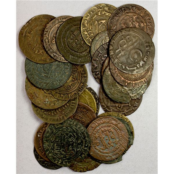 QARAKHANID: LOT of 27 copper fulus