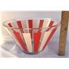 Image 2 : RETRO Mid Century Orange & White Vertical Striped Large Glass Serving Bowl 6" Height