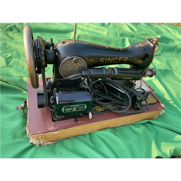 Singer Sewing Machine in Case