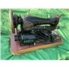 Image 1 : Singer Sewing Machine in Case