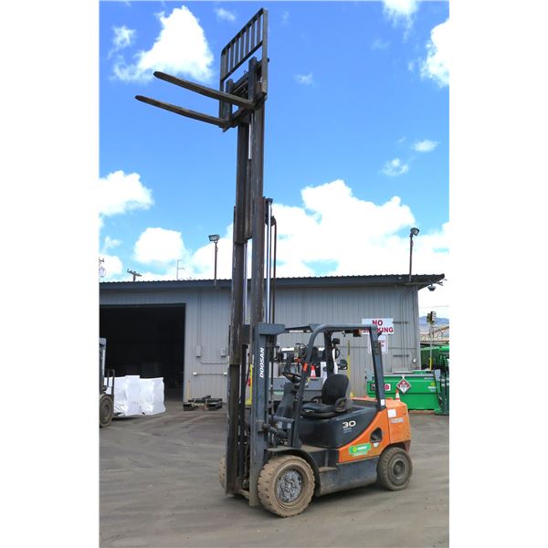 (866858) 2015 Doosan D30S-7 Forklift (Starts & Runs - See Video)