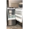 Image 2 : LIEBHERR STAINLESS STEEL CS1400 RESIDENTIAL REFRIGERATOR/FREEZER D24" X W30" X H65"