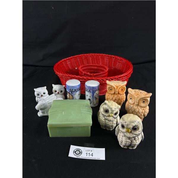 Assorted S&P Shakers & Antique Set In Carvanite Case