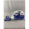 Image 2 : 2 Delft Holland & 1 Wooden Clock Ornament