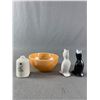 Image 1 : 3 Vintage Pie Vents & Fire King Bowl