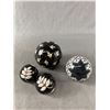 Image 1 : 4 Porcelain Black & White Décor Balls