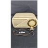 Image 8 : Vintage Northern Midge Electric AM Radio, Model 5508. Approx. 11" x 5" x 5"