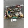 Image 2 : Large 4lb 6oz Bag of Wearable Costume Jewelry