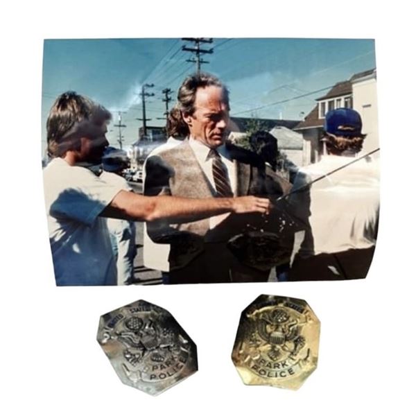 In the Line of Fire (1993) - Hero Badges with Behind the Scenes 8 x 10 Original Photo
