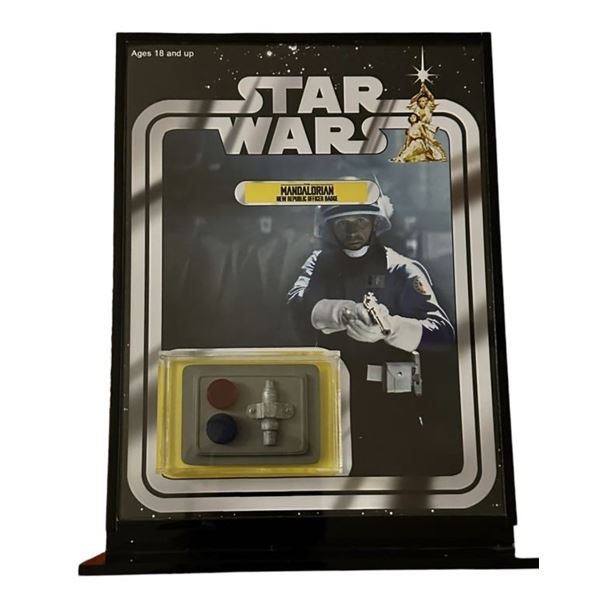 Star Wars - The Mandalorian (2019-) - New Republic Officer Badge With Custom Display