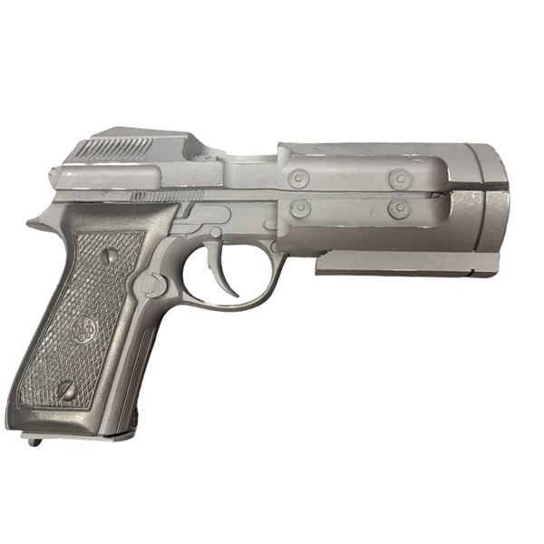 Stargate SG-1 (1997-2007) - Futuristic Weapon