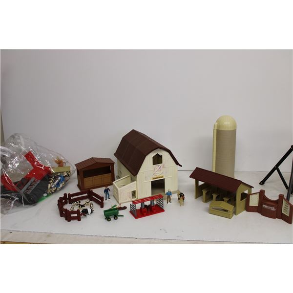 Mini Farm Buildings and Animals Set
