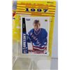 Image 3 : Starting Lineup 1997 Wayne Gretzky Hockey Figurine in Box