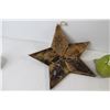 Image 4 : (2) Green Bird Ceramic Decorations, Wooden Wall Hanging Star