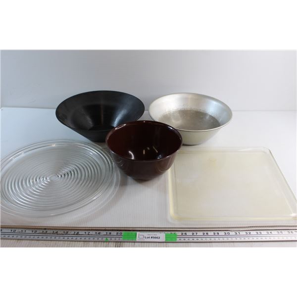 (3) Assorted Bowls 12'' and (2) Glass Trays 14''