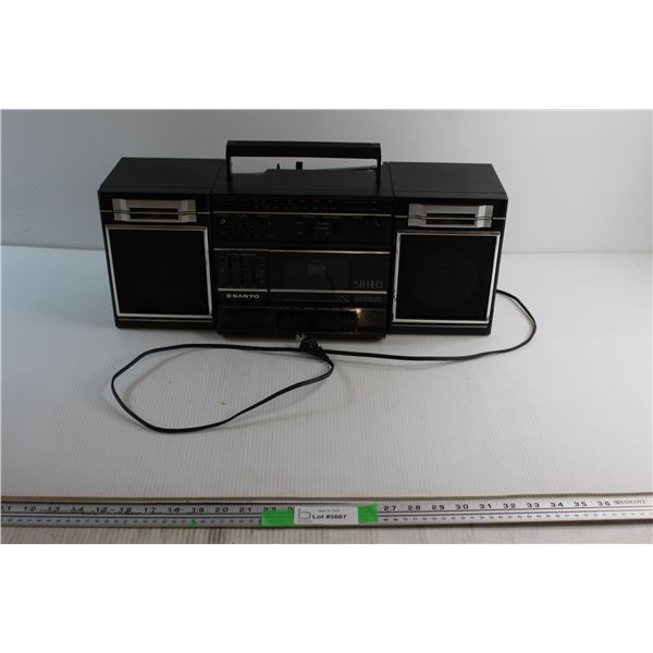 Sanyo Stereo AM/FM Radio Cassette Recorder - Untested