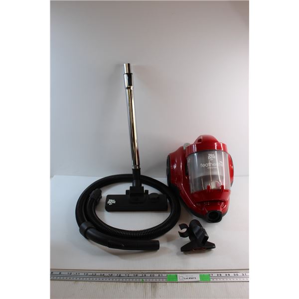 Dirt Devil Featherlite Cyclonic Vacuum and Accessories - Tested