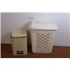 Image 1 : *Clothes Hamper - Metal Garbage Can (lid is broken off)