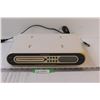 Image 1 : Electrohome Under Cabinet CD Player - Some Wear, Consigner States Works & powers on
