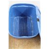 Image 2 : * (2) Totes - Clear White Plastic, Blue
