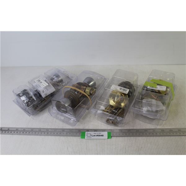 (2) Passage Door Knob Sets (used) - (2) Dead Bolt Lock Sets (used)